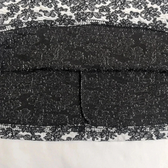 Urban Outfitter Floral A-Line Mini Skirt, Color White/Black Size S - Picture 9 of 11